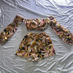 Pretty little thing 2 piece
Size 6